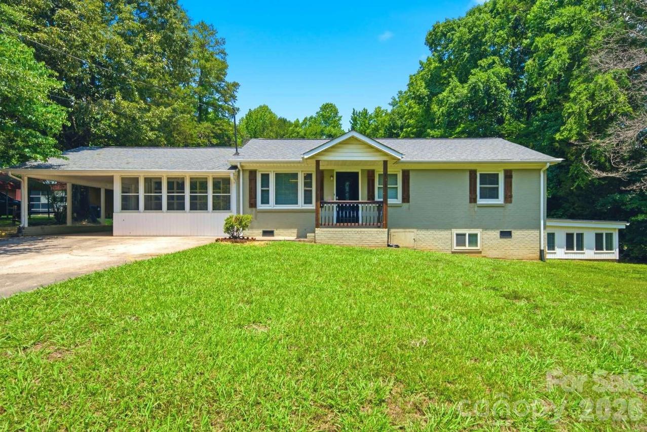 211 Valleydale Dr., Gastonia, NC 28056