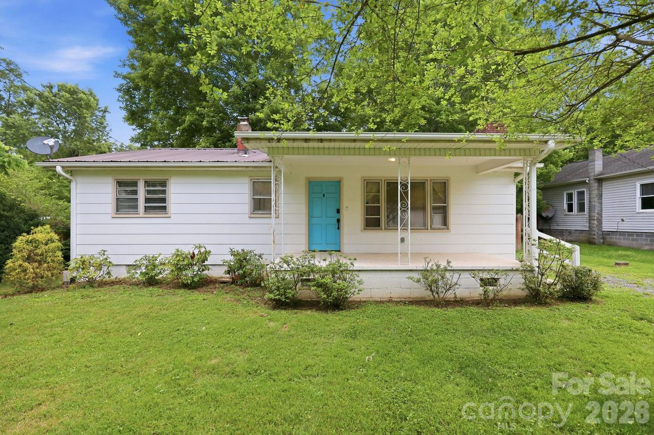 31 Edwards St., Waynesville, NC 28786