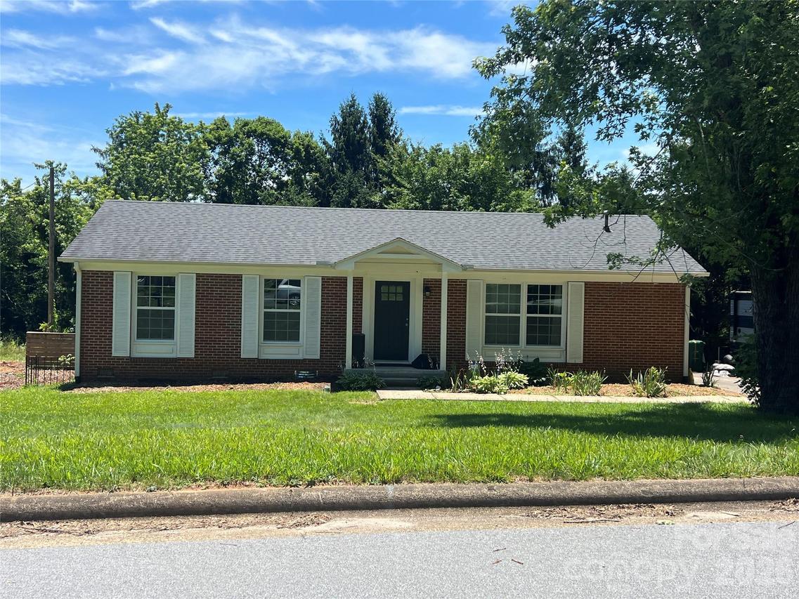 305 Pole Creasman Rd., Asheville, NC 28806
