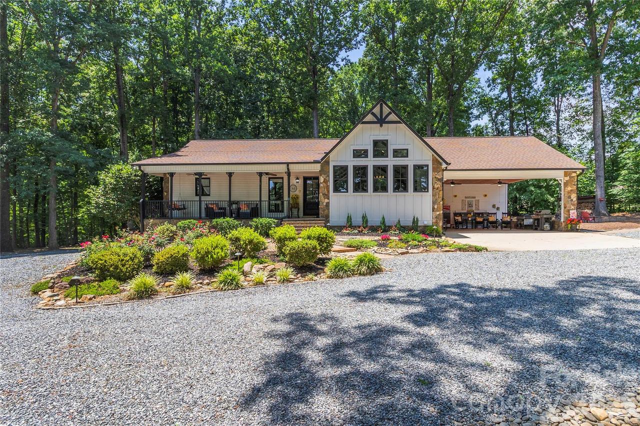384 Rankin Hill Rd., Troutman, NC 28166