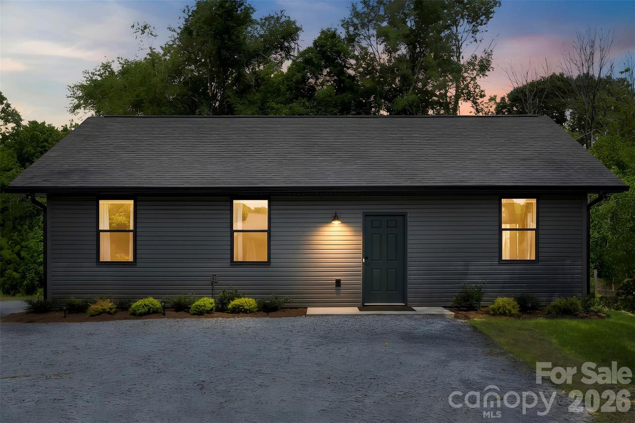 1003 College Blvd., Dallas, NC 28034