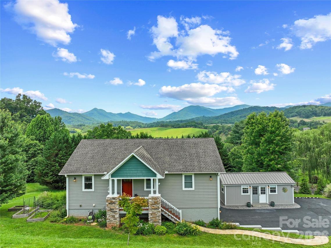 34 Justice Dr., Leicester, NC 28748