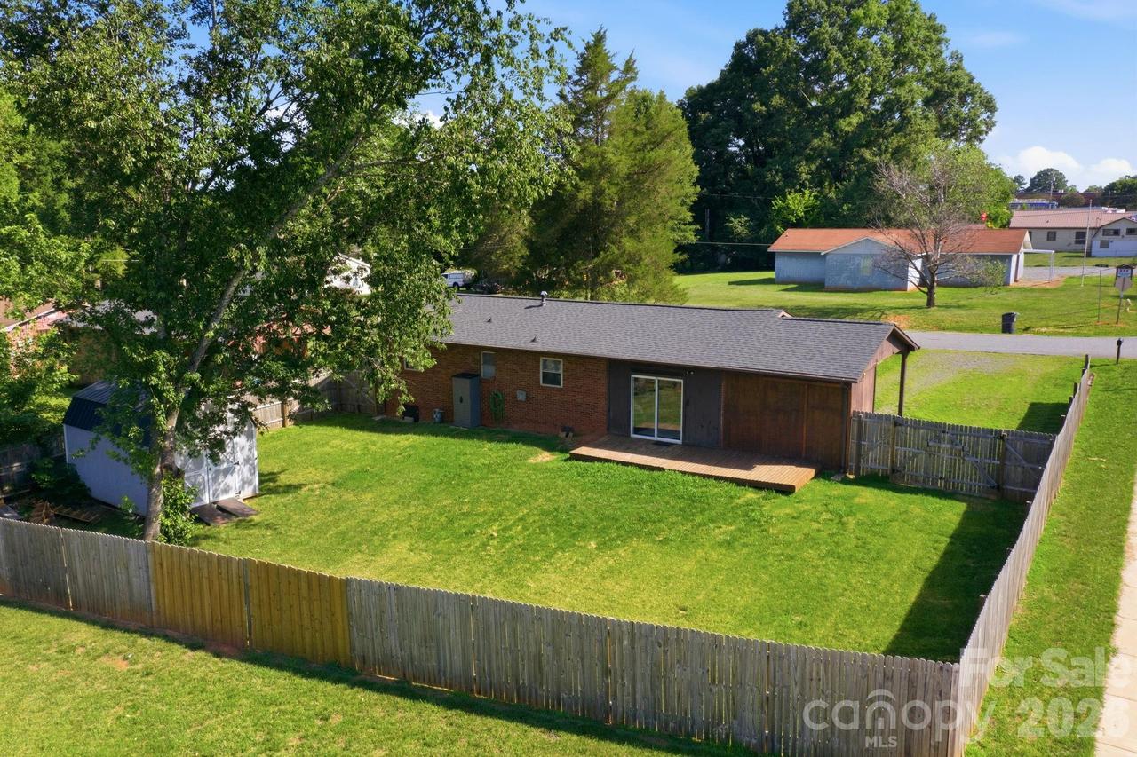 2405 2nd St., Statesville, NC 28677