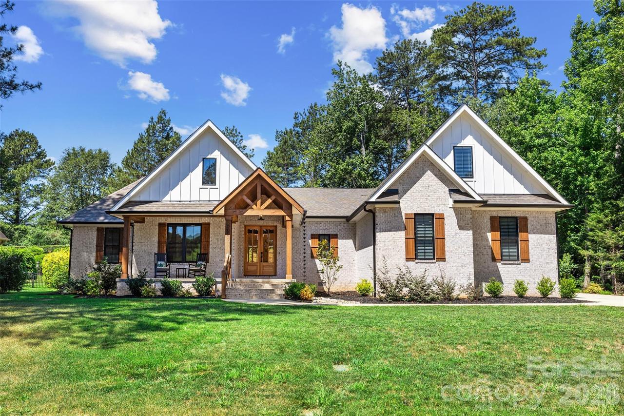 4255 Crepe Ridge Dr., Denver, NC 28037
