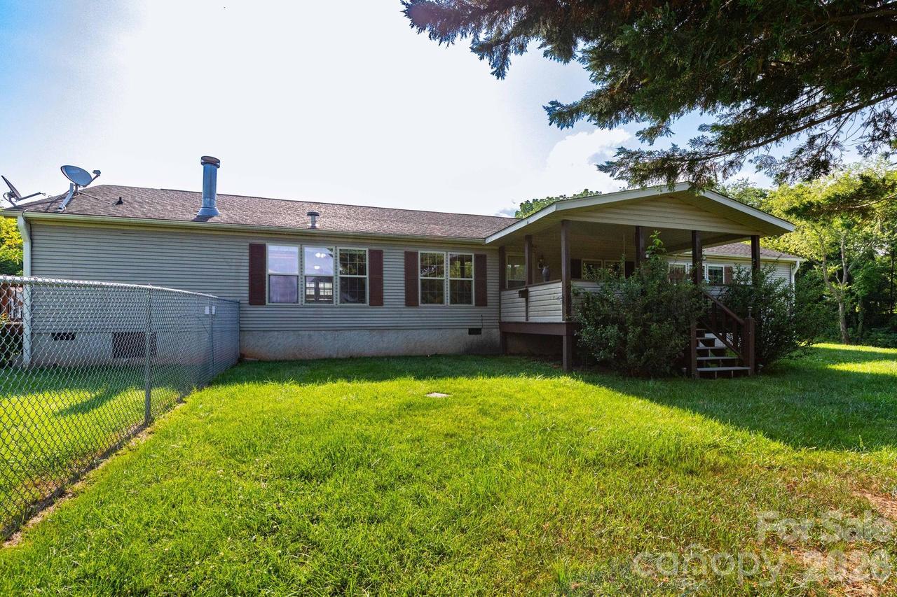 71 Teachers Ln., Canton, NC 28716
