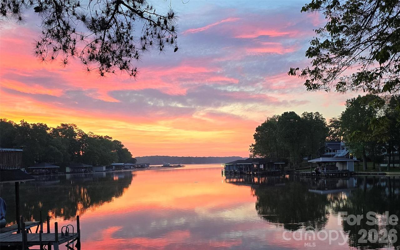128 Curran Point Dr., Norwood, NC 28128