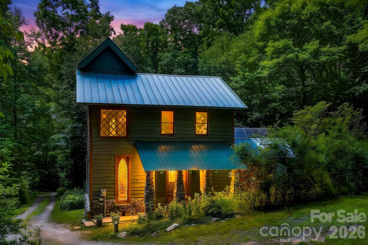 173 Camp Elliott Rd., Black Mountain, NC 28711
