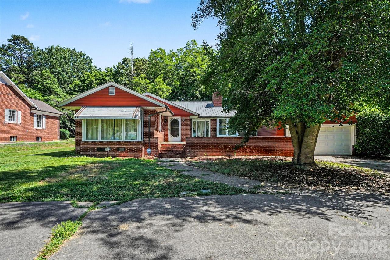 1612 Statesville Blvd., Salisbury, NC 28144