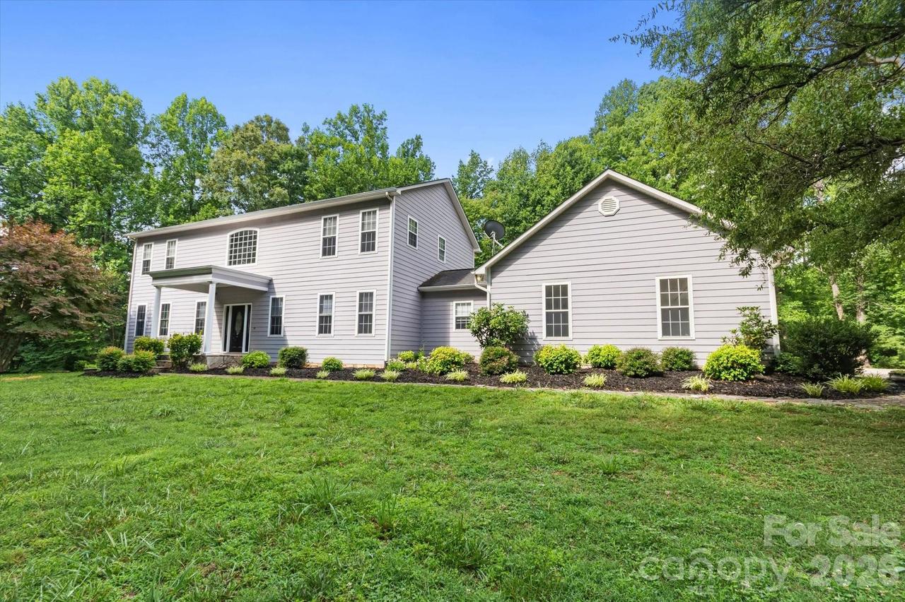 690 Stacy Hill Rd., Marion, NC 28752