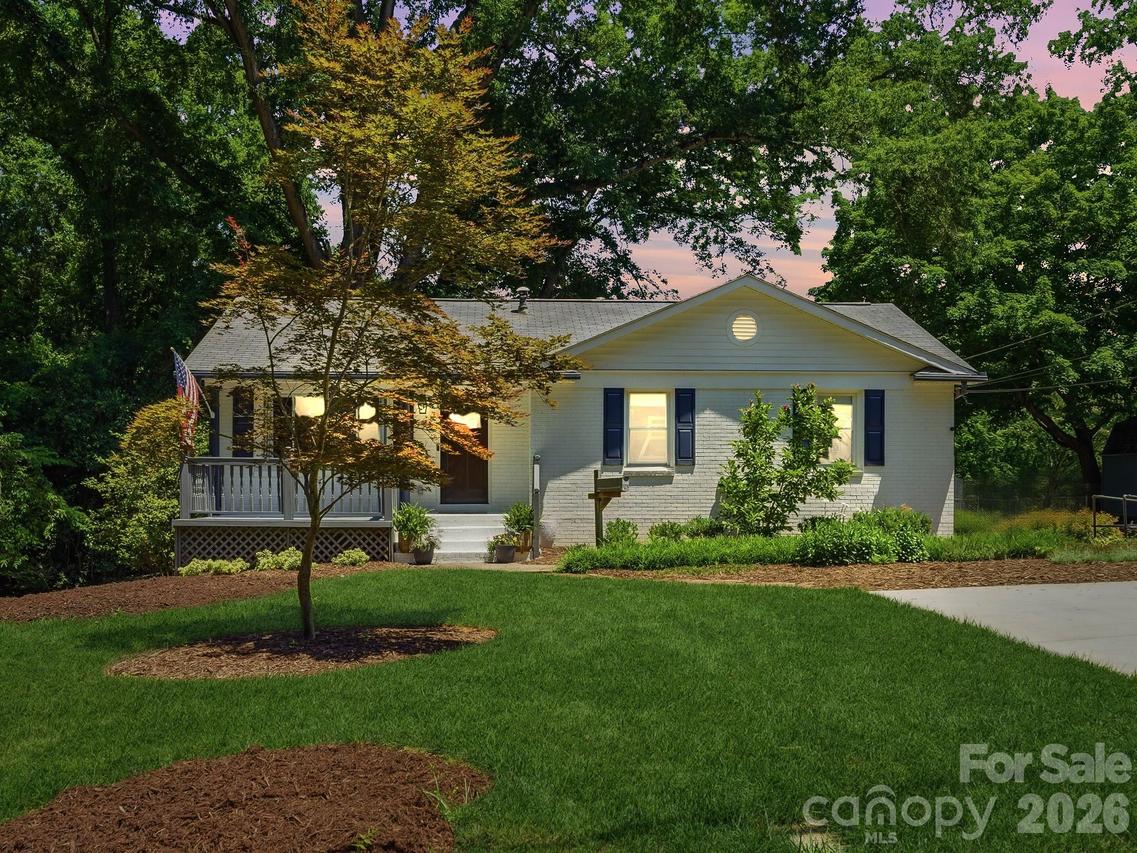 6819 Woodstock Dr., Charlotte, NC 28210