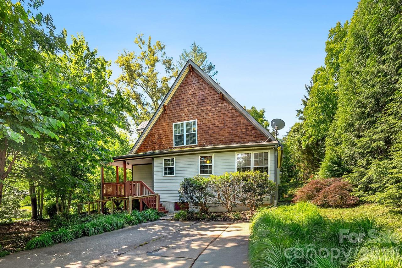 340 Old Haw Creek Rd., Asheville, NC 28805