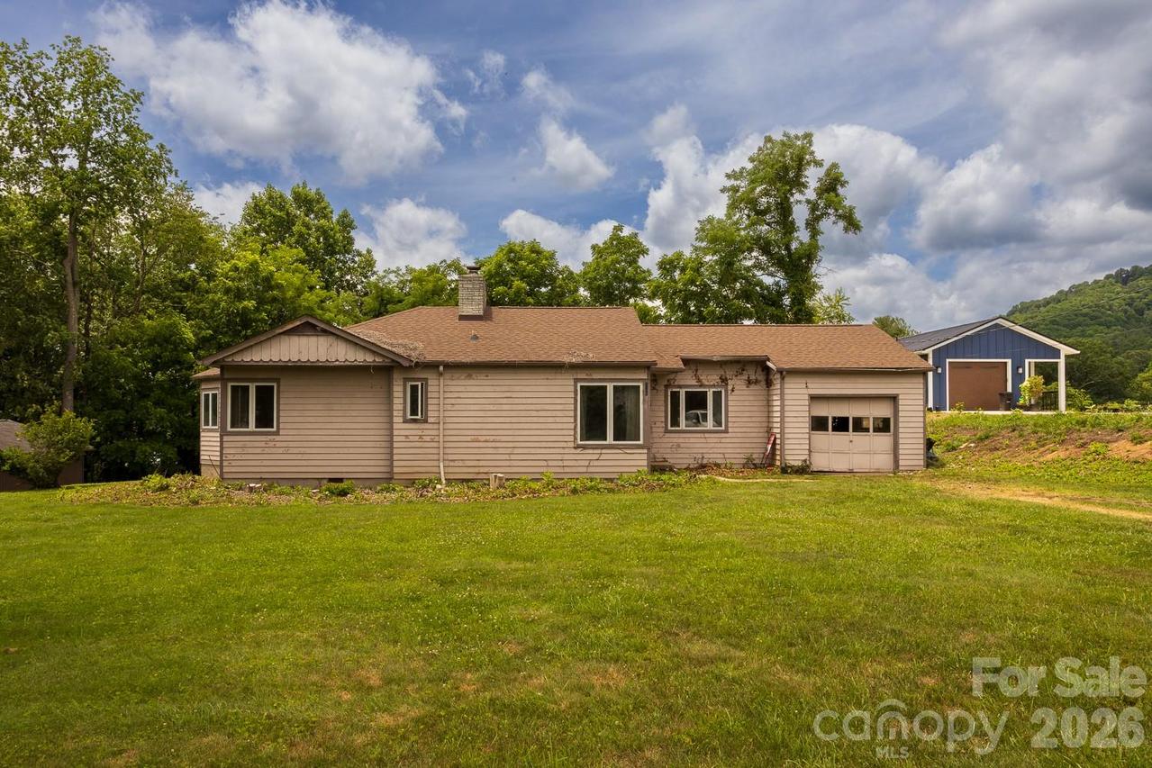 115 Church St., Burnsville, NC 28714