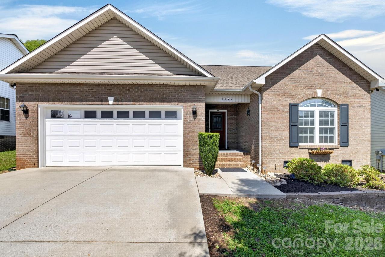 1590 Mayfair Dr., Conover, NC 28613