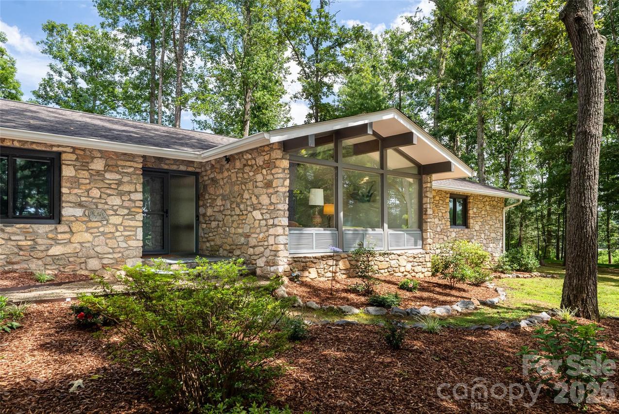 24 Amherst Rd., Biltmore Forest, NC 28803
