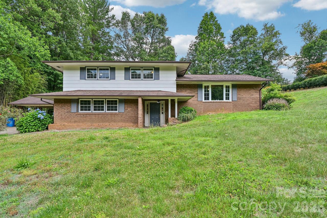 8417 Rolling Hills Ave., Hickory, NC 28602