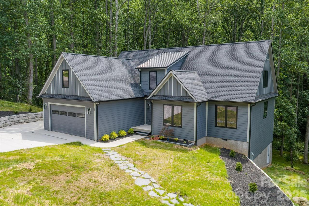 61 Bamboo Tr., Candler, NC 28715