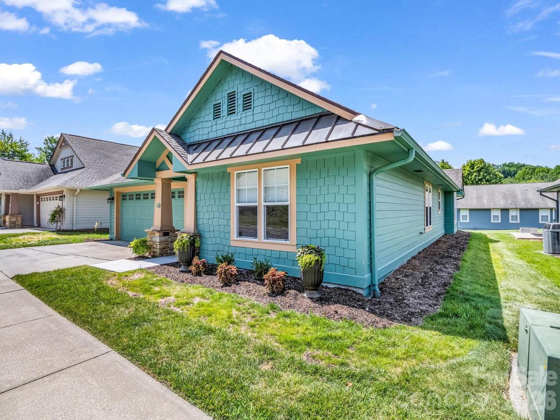 51 Barn Owl Way, Hendersonville, NC 28792