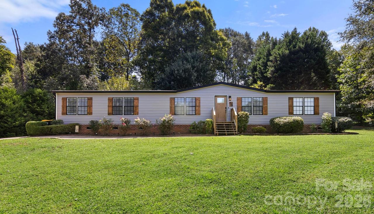 824 Joseph Antoon Cir., Stanley, NC 28164