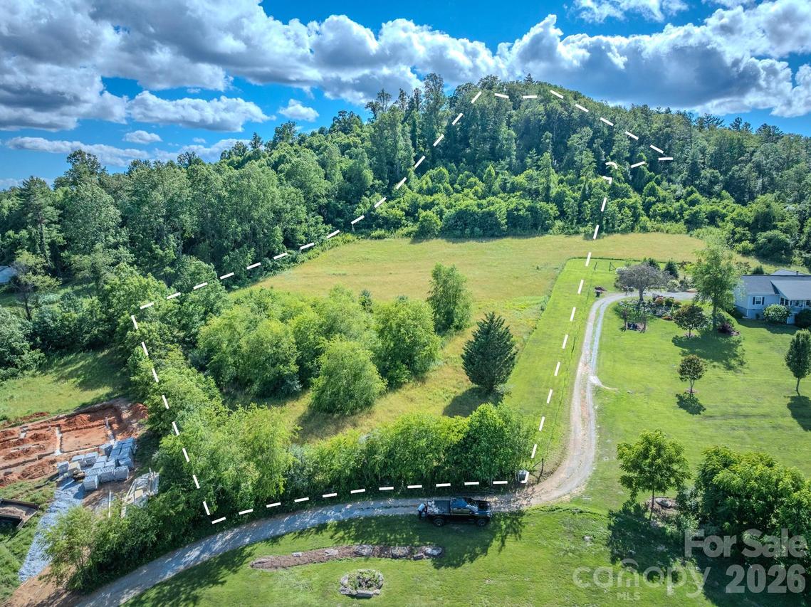 000 Rocky Hill Dr. #5 & 7, Hendersonville, NC 28792