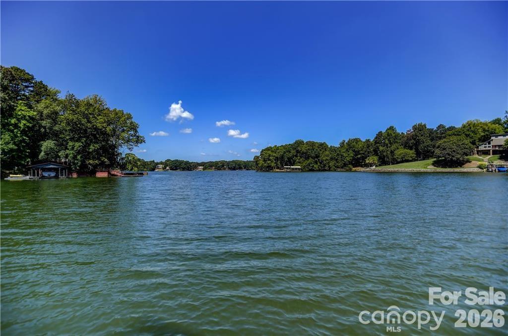 105 Quail Ln., Mooresville, NC 28117
