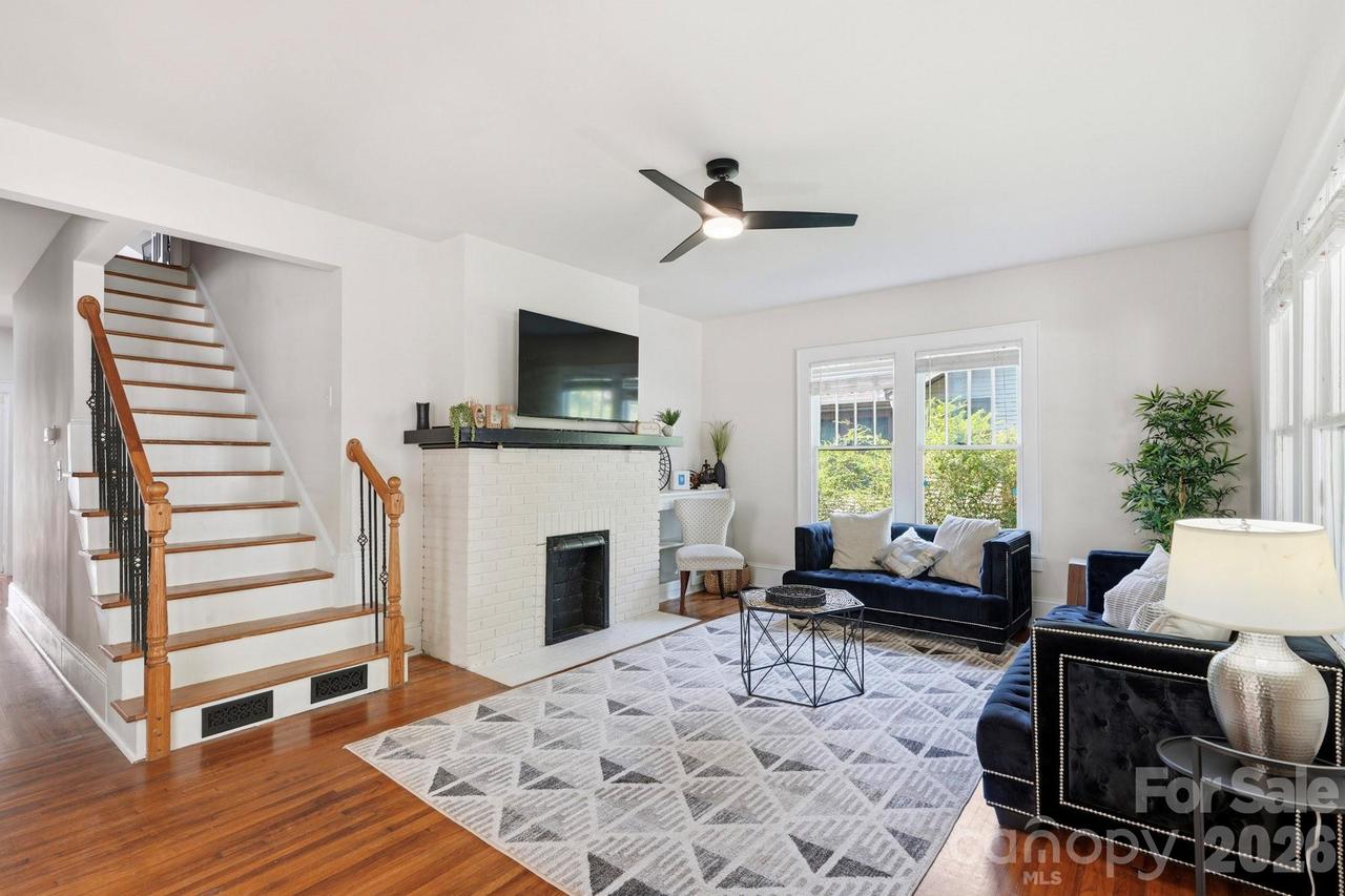 209 Grandin Rd., Charlotte, NC 28208