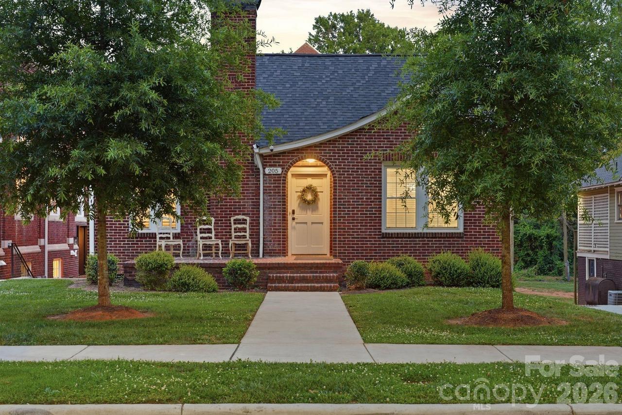 205 Grandin Rd., Charlotte, NC 28208