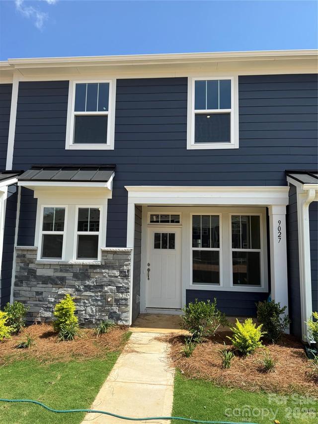 9027 Gulledge Ct., Charlotte, NC 28262