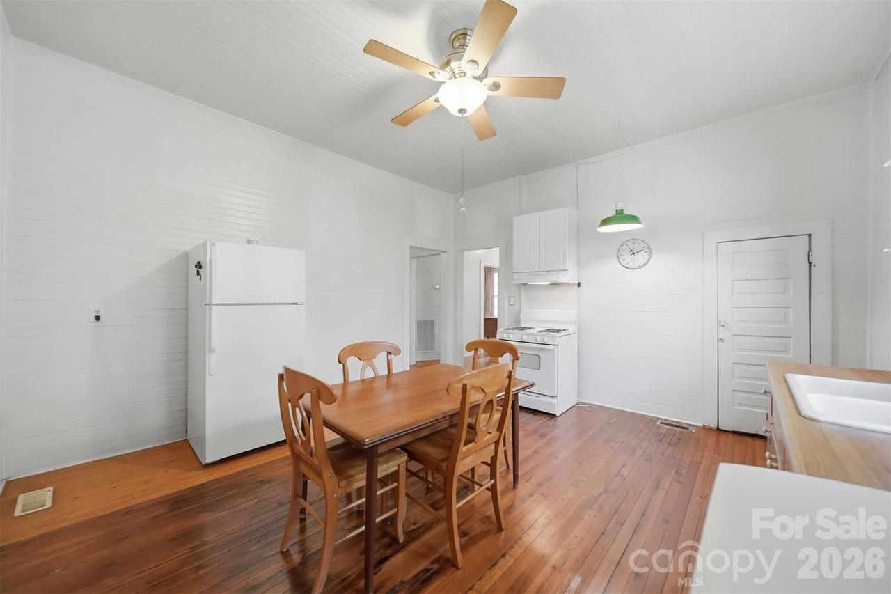 25 Central Ave., Granite Falls, NC 28630