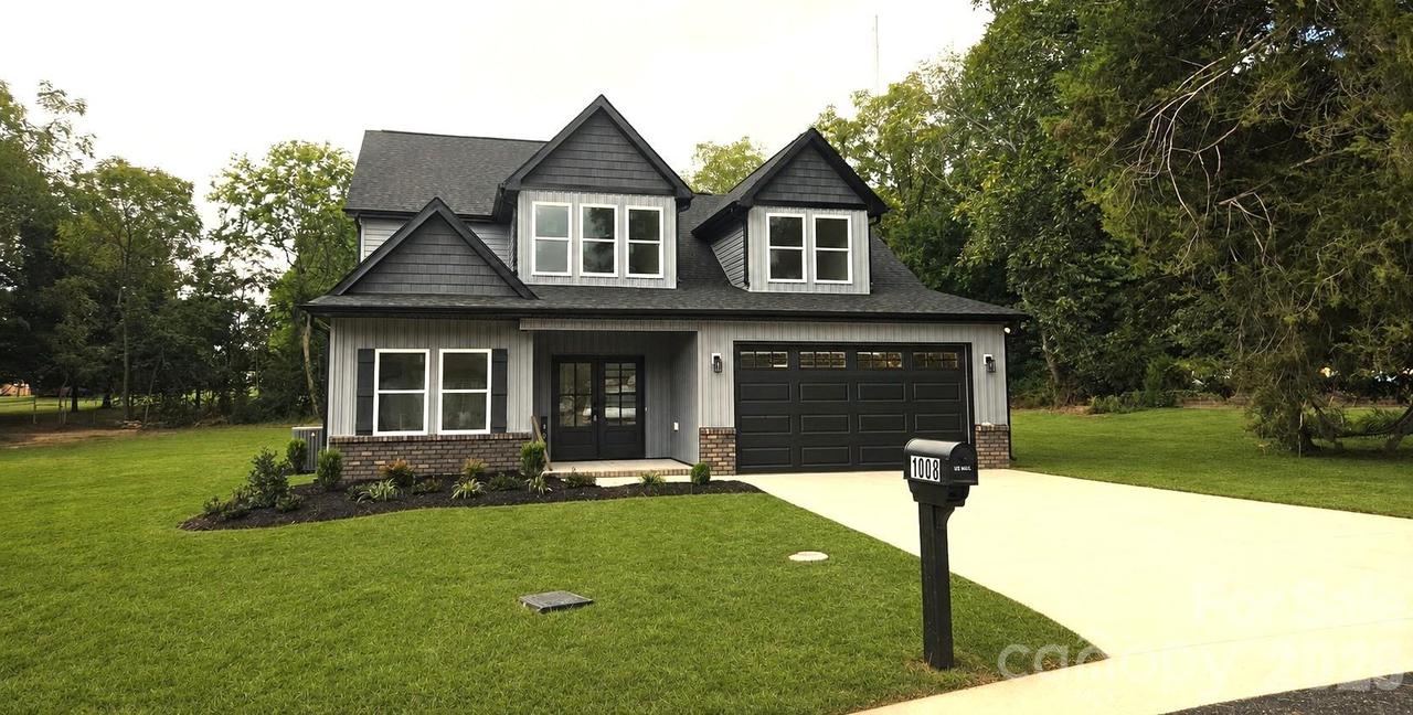 1008 Kenton Pl., Salisbury, NC 28146