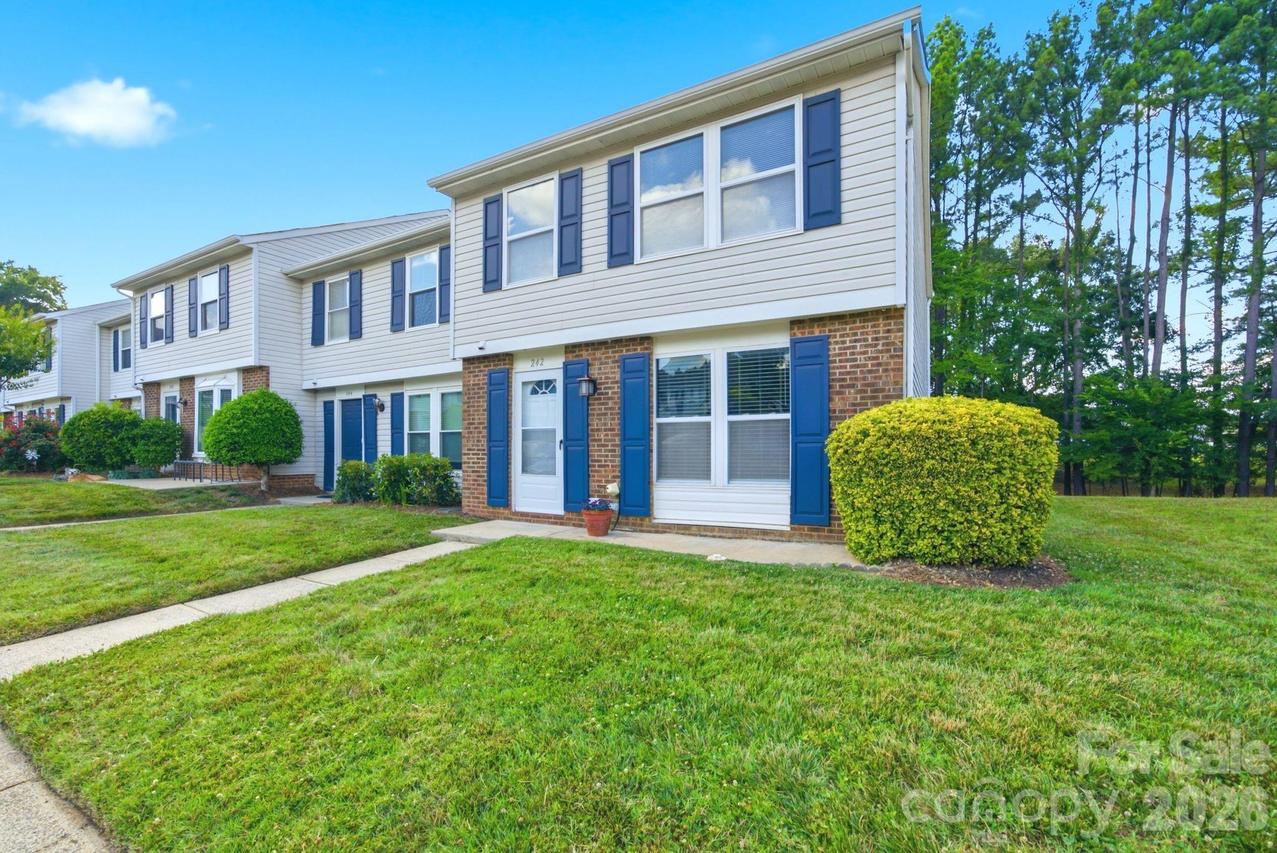 242 Water Oak Dr., Pineville, NC 28134