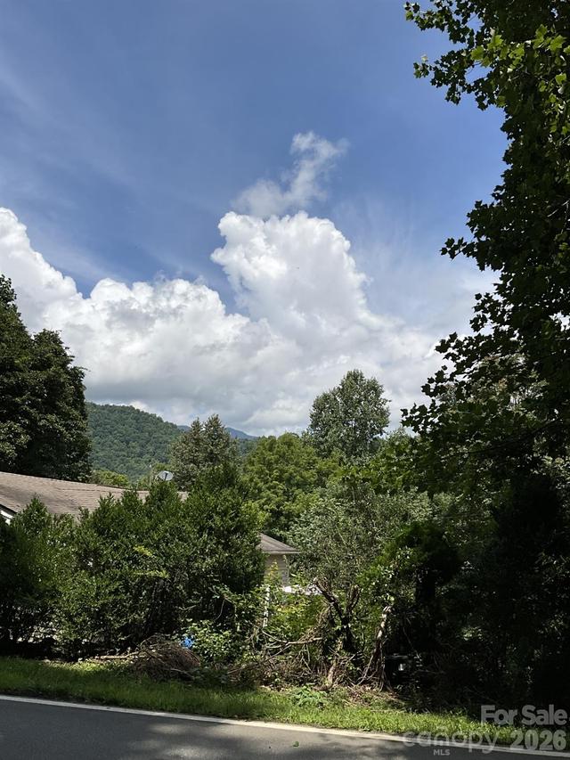 618 Dark Ridge Rd., Sylva, NC 28779