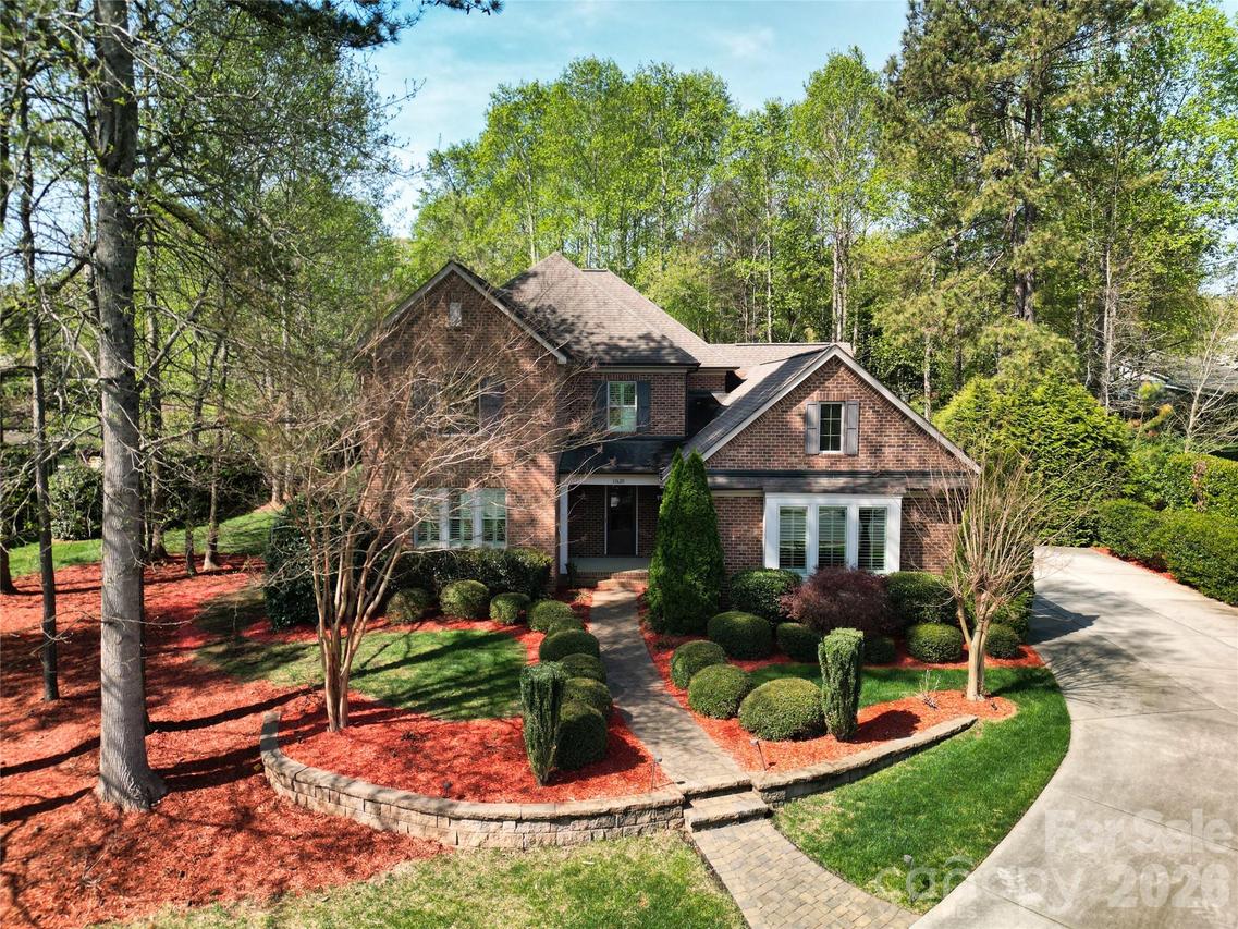 13620 Castleford Dr., Mint Hill, NC 28227