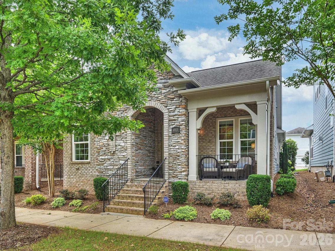 4913 Providence Country Club Dr., Charlotte, NC 28277