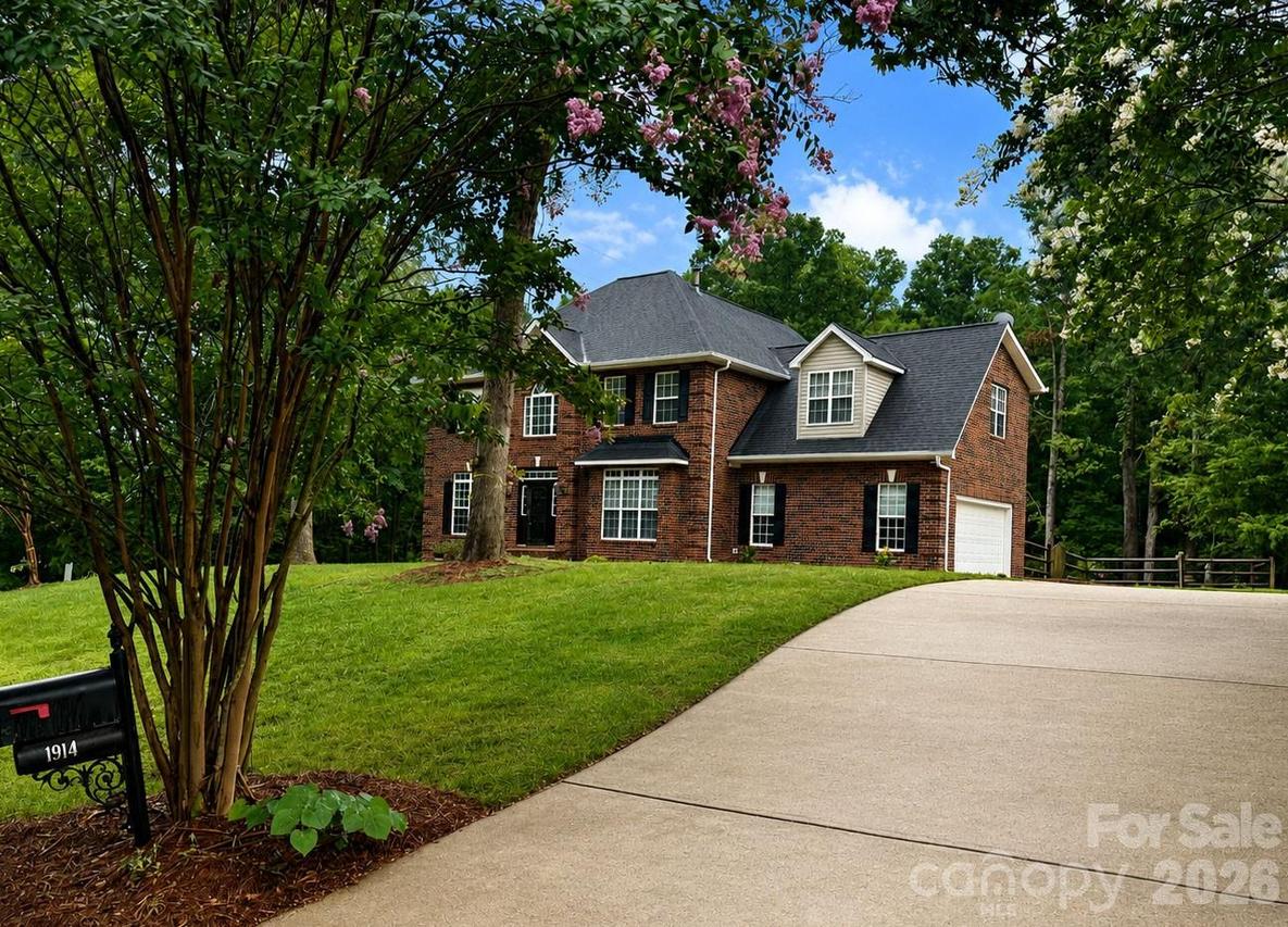 1914 Grigg Ln., Waxhaw, NC 28173