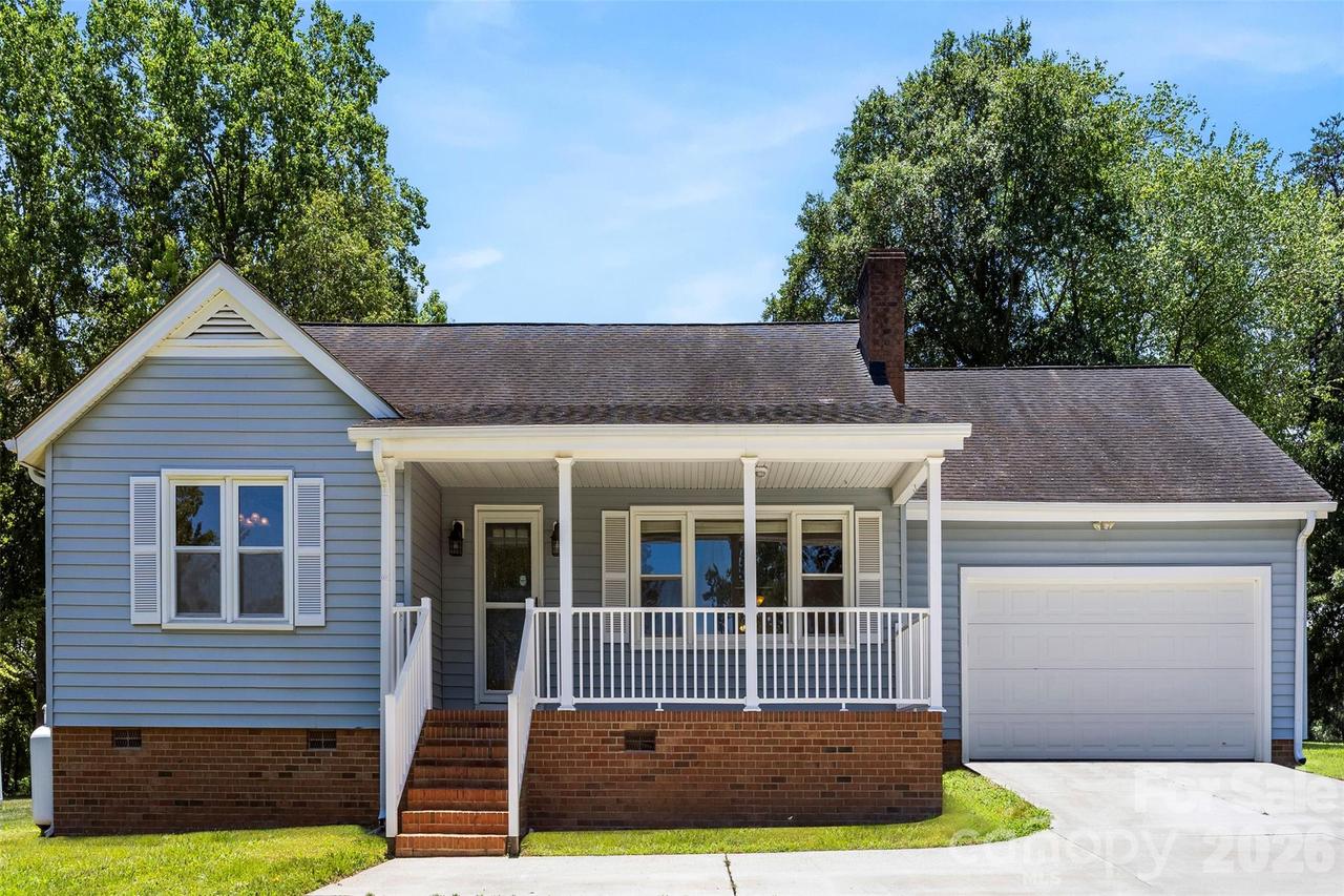 3447 Lake Shore Rd., Denver, NC 28037