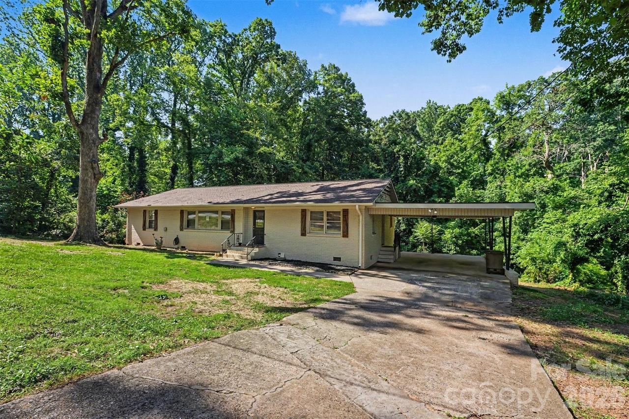 1003 W Sumter St., Shelby, NC 28150