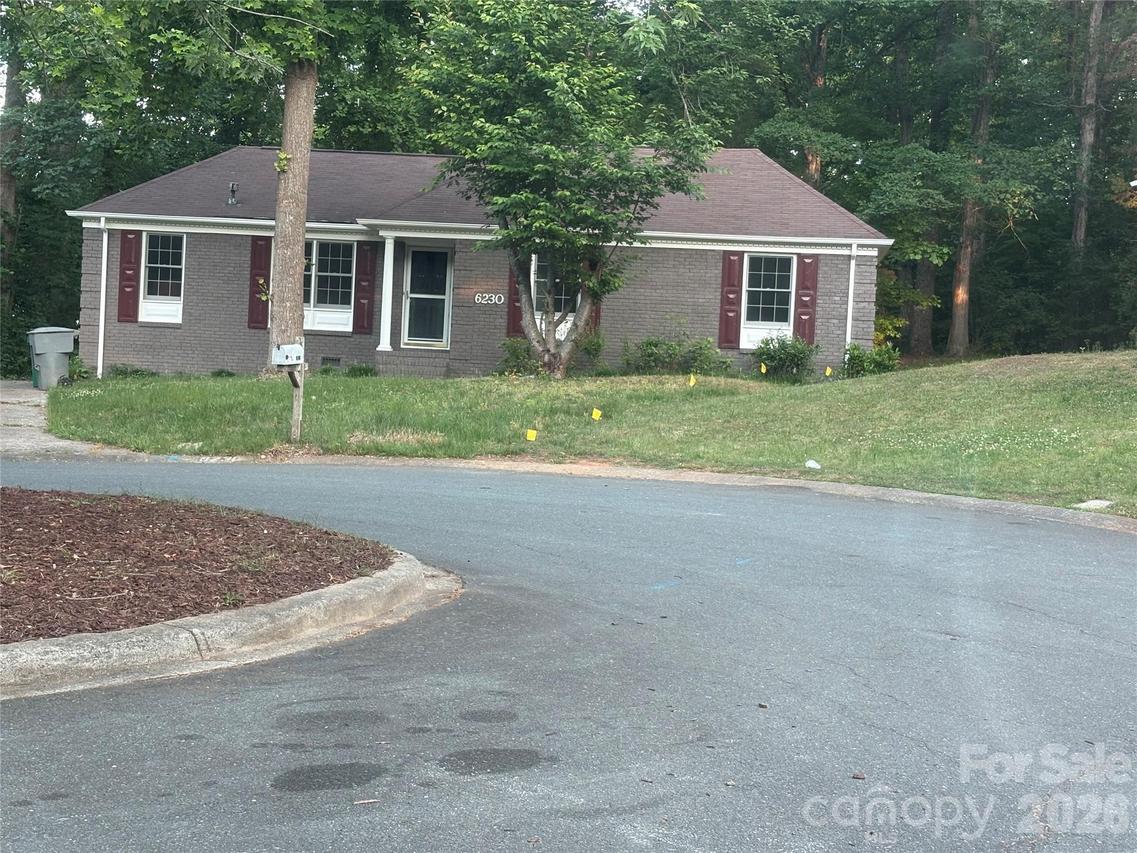 6230 Cross Creek Ln., Charlotte, NC 28212