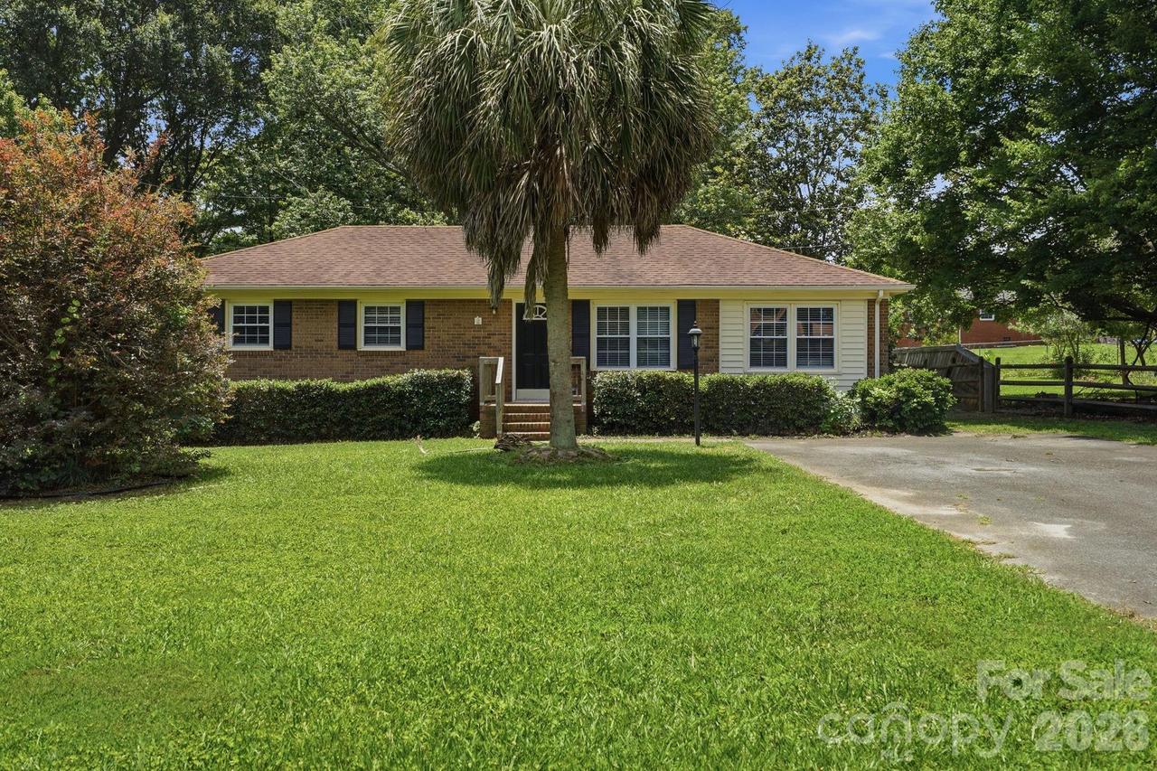 218 Drye Ln., Matthews, NC 28104
