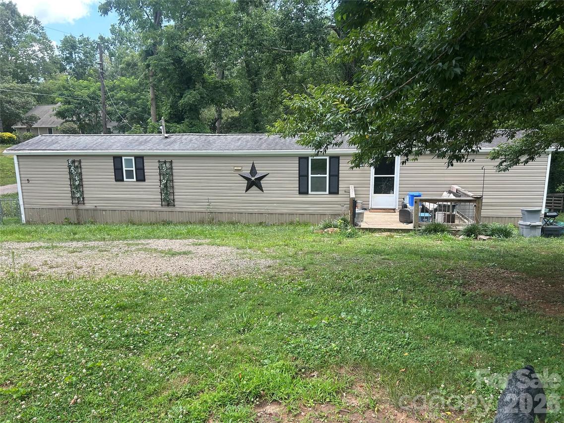 5 Shenandoah Rd., Asheville, NC 28805