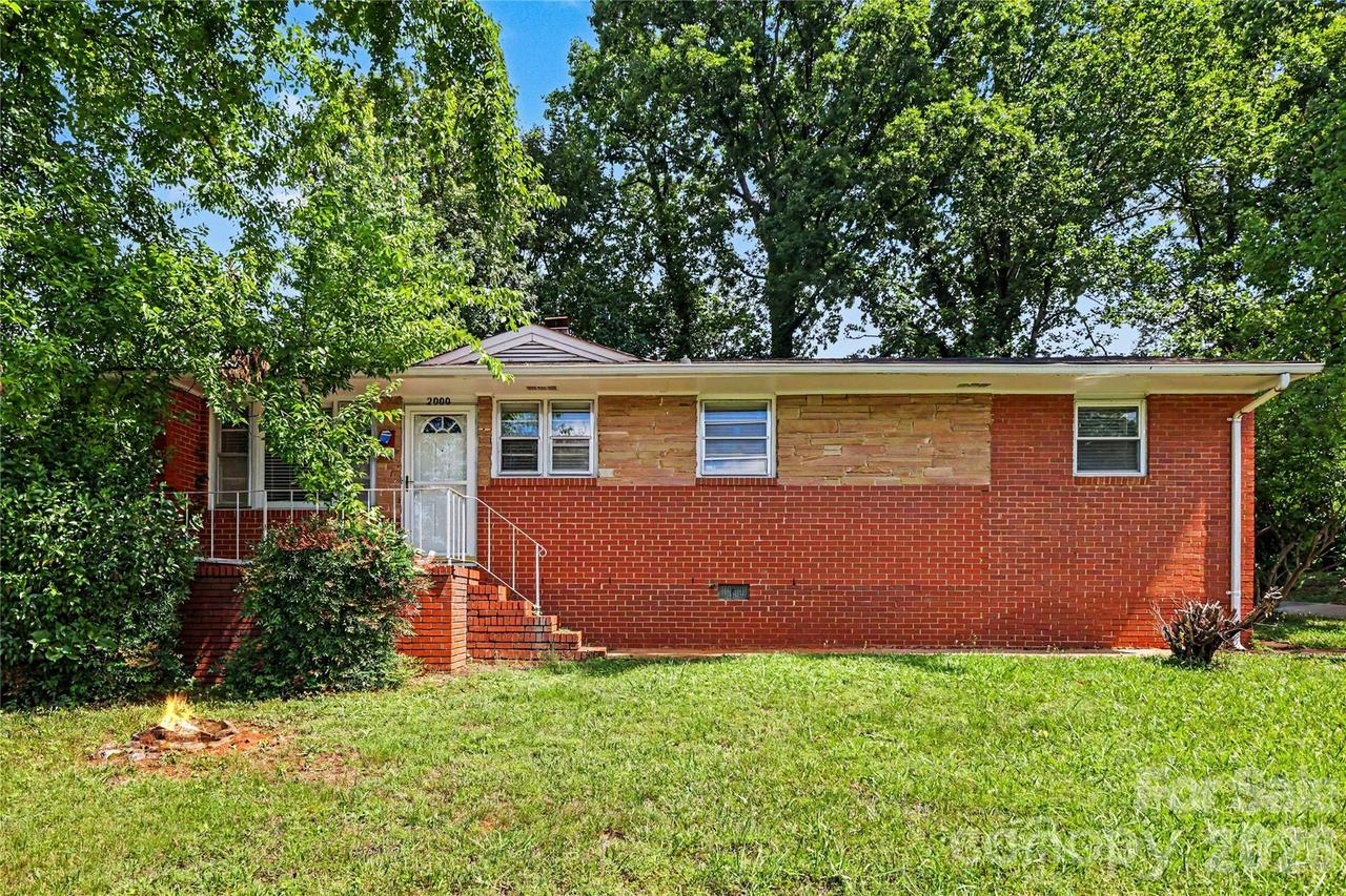 2000 Russell Ave., Charlotte, NC 28216