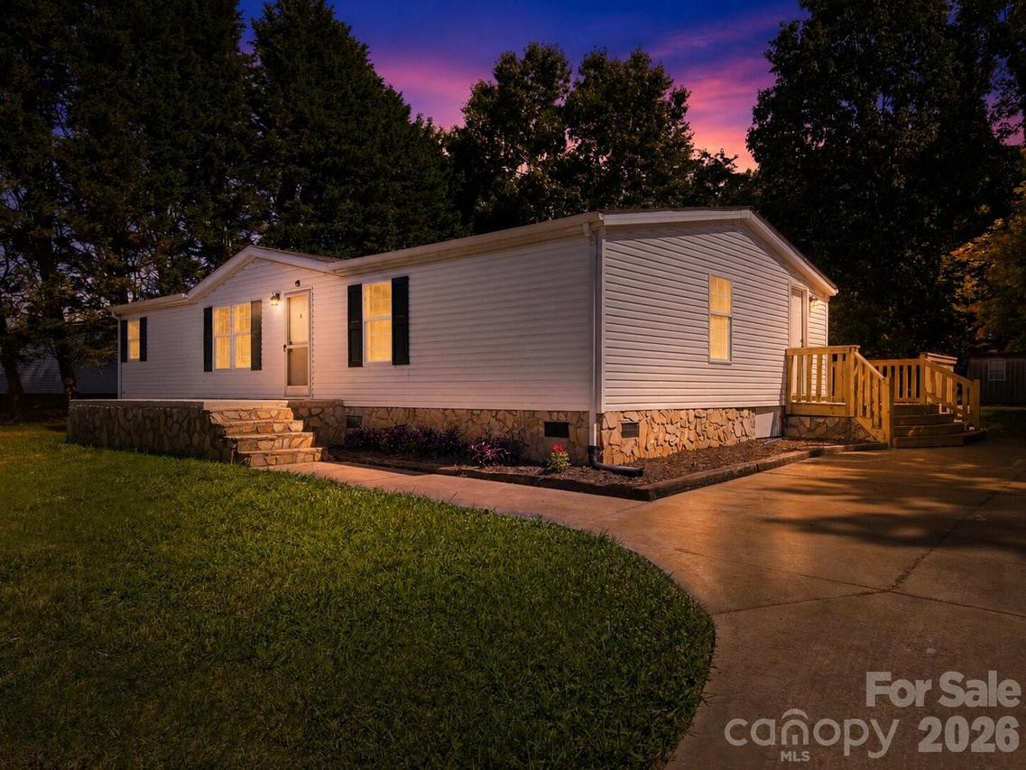 3940 Teaberry Ln., Newton, NC 28658