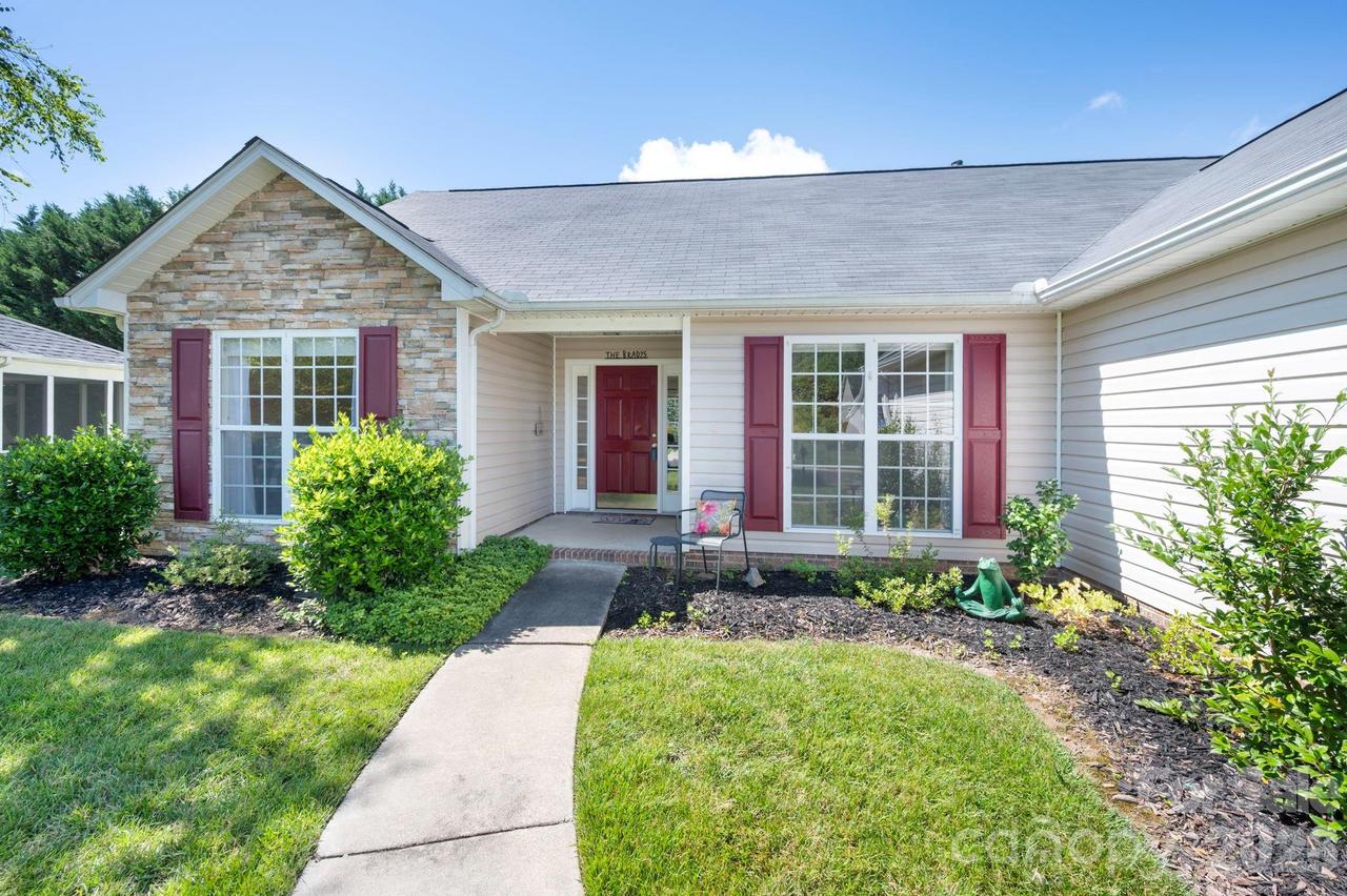 35 Meadow Pathway Dr., Fletcher, NC 28732