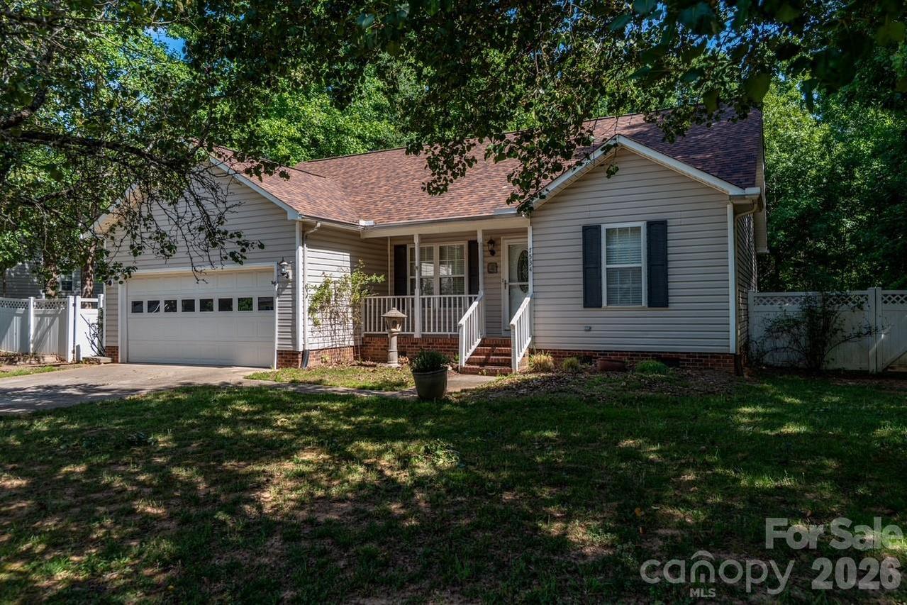 7534 Anchors Aweigh Ln., Sherrills Ford, NC 28673