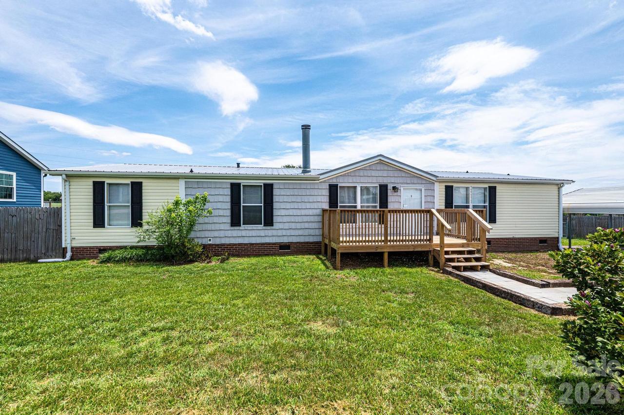 2385 Arrowwood Dr., Hickory, NC 28601