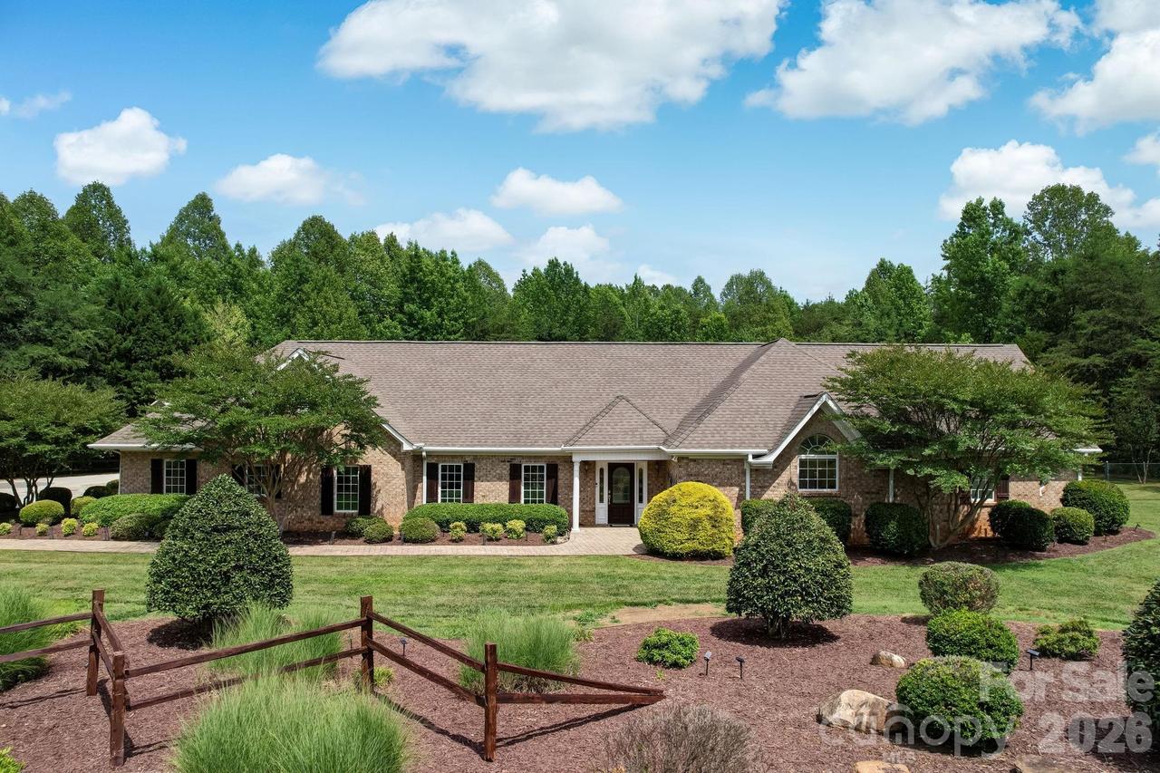 8106 Breezy Hill Dr., Browns Summit, NC 27214