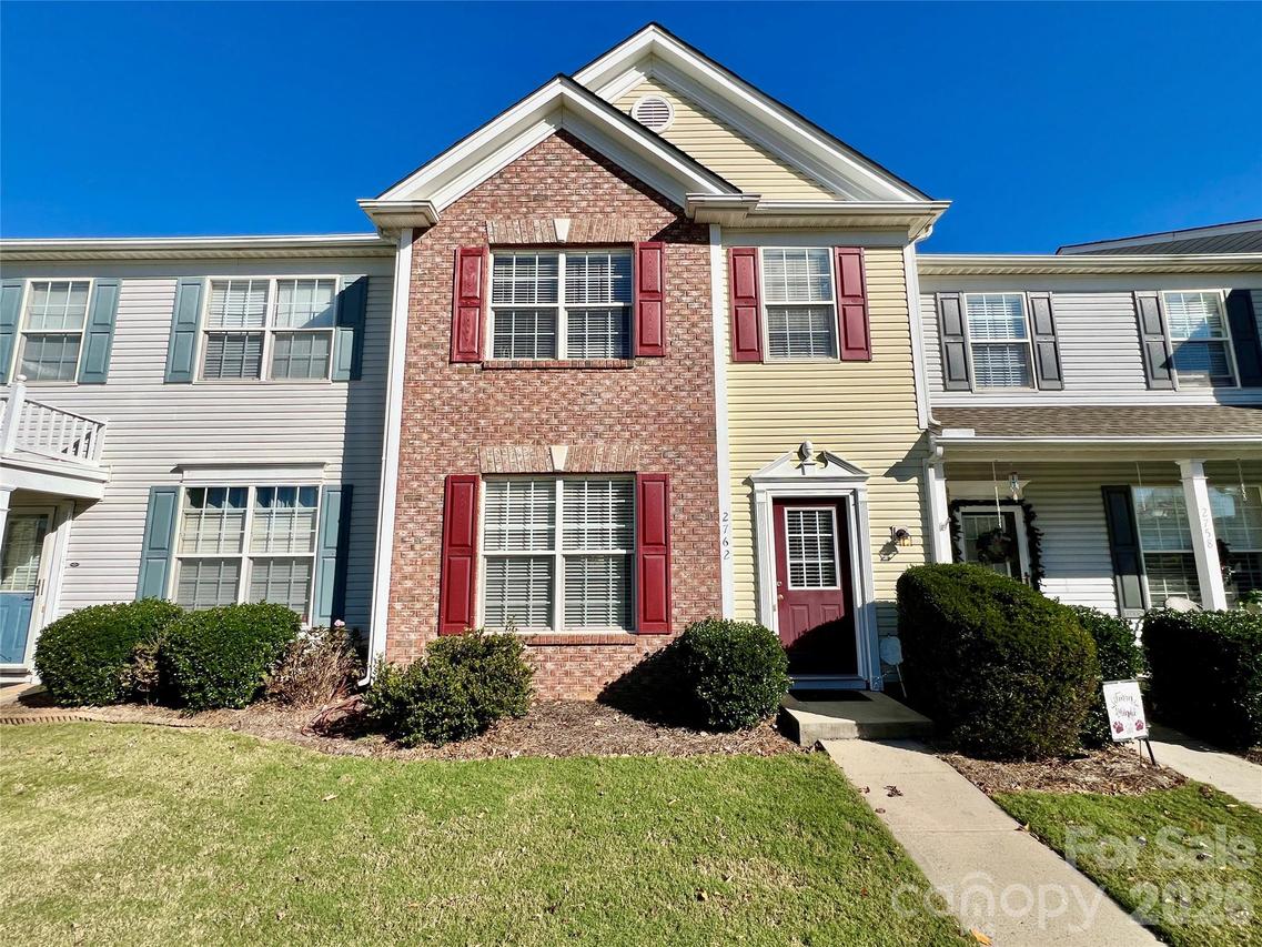 2762 Thornbush Ct., Charlotte, NC 28270