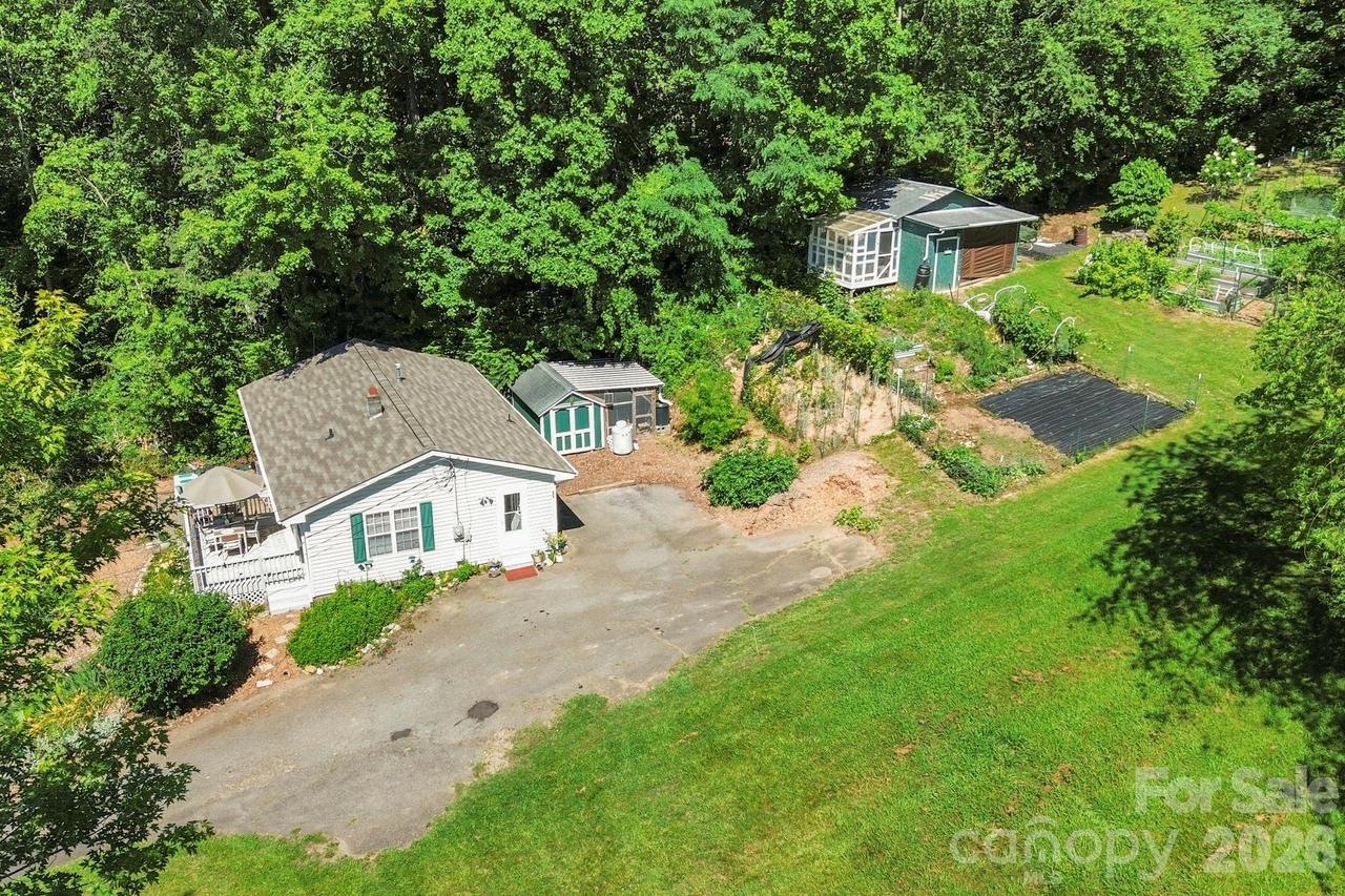 658 Enka Lake Rd., Candler, NC 28715