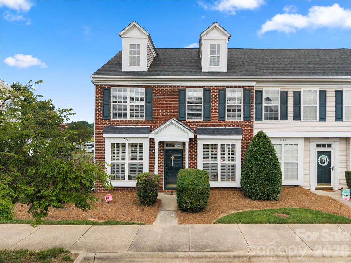 7641 Bluff Point Ln., Denver, NC 28037