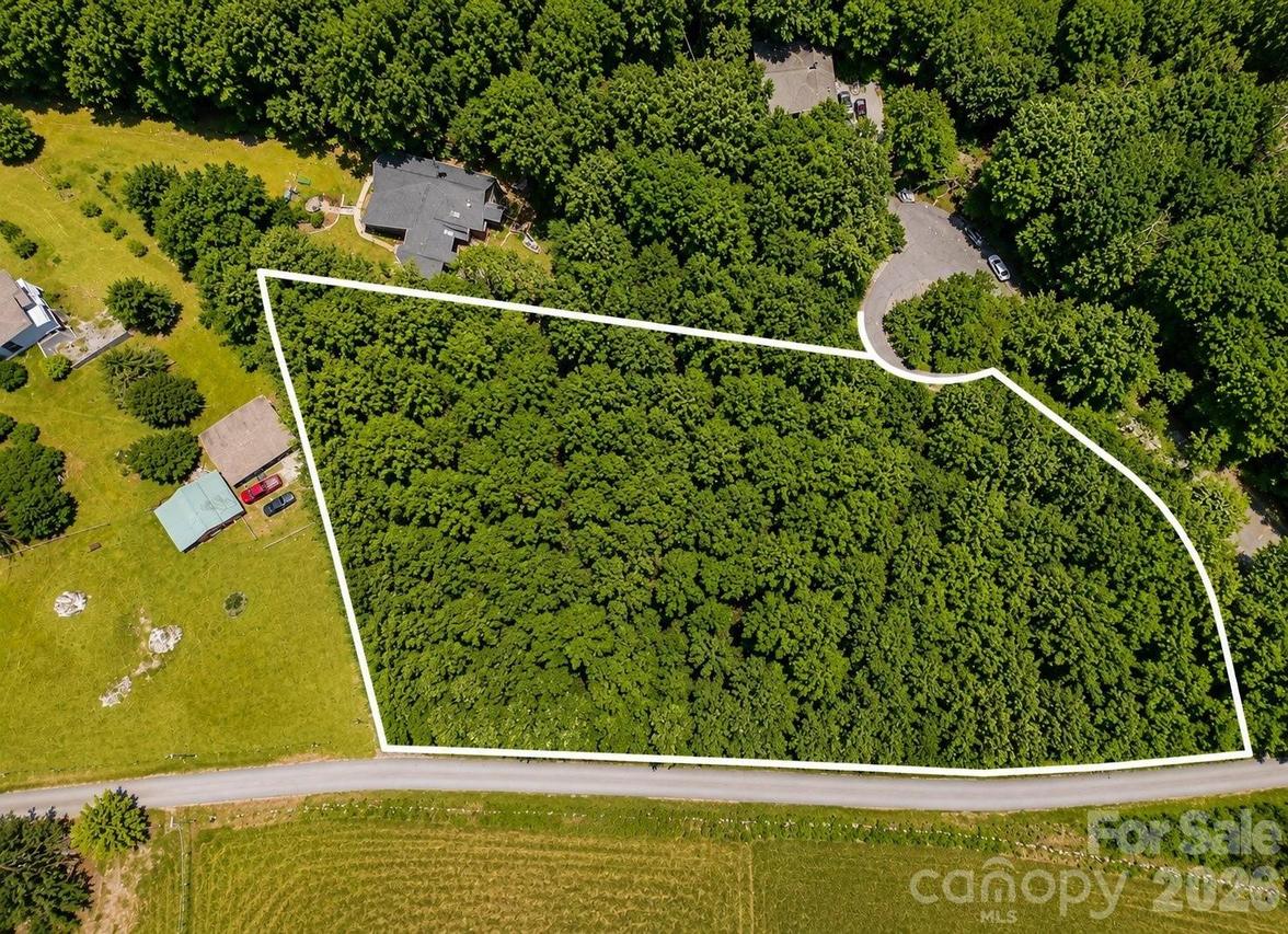 43 Reeses Ridge Ct., Hendersonville, NC 28739