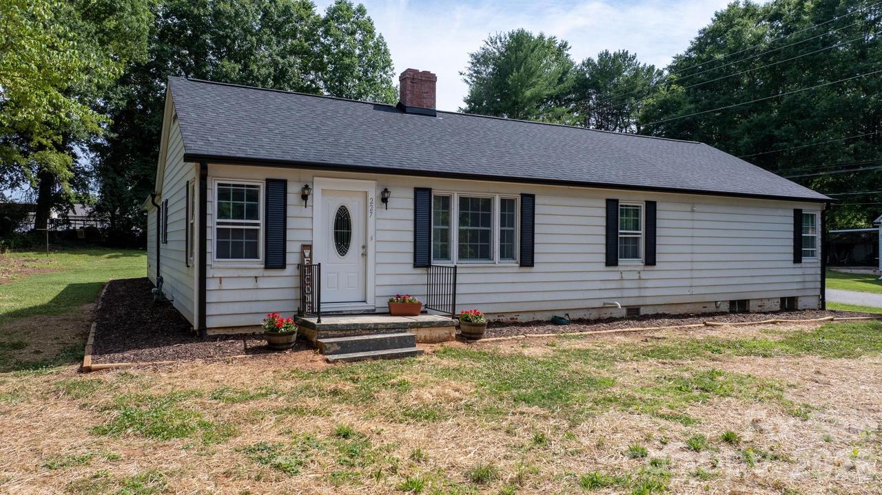 227 W 27th St., Newton, NC 28658